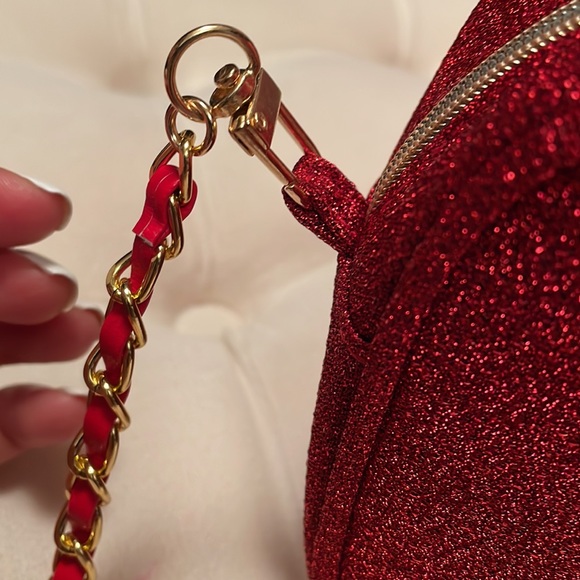 Authentic Chanel bag - Picture 6 of 9